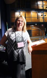 Beth Foulk entertained NWGC attendees at today's free beginner classes.